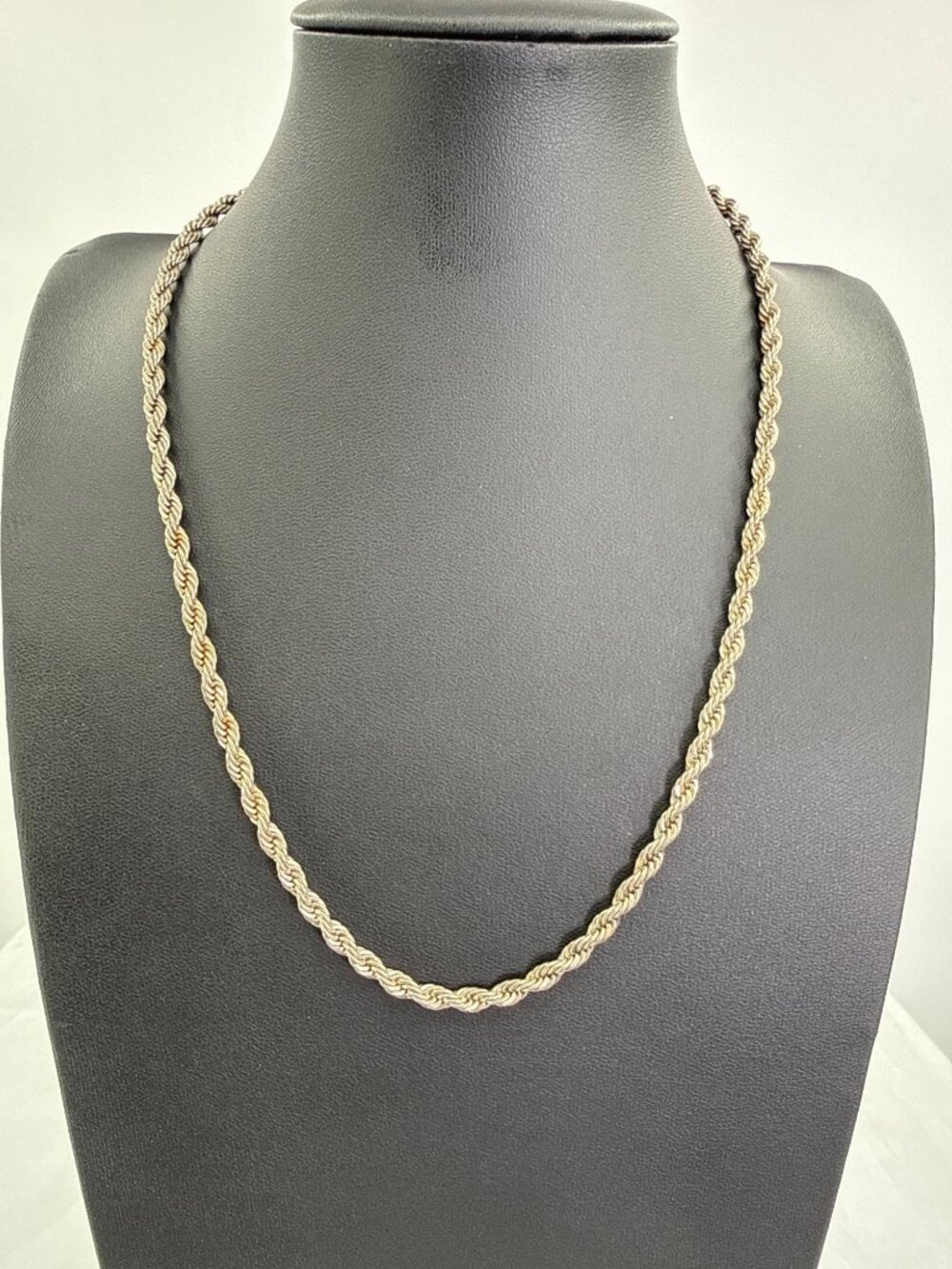 Vintage 90s Classic Gold Tone Twisted Rope Chain Necklace